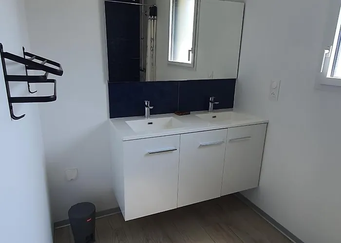 Meublee Lit 2 Personnes Πανσιόν Le Poiré-sur-Vie